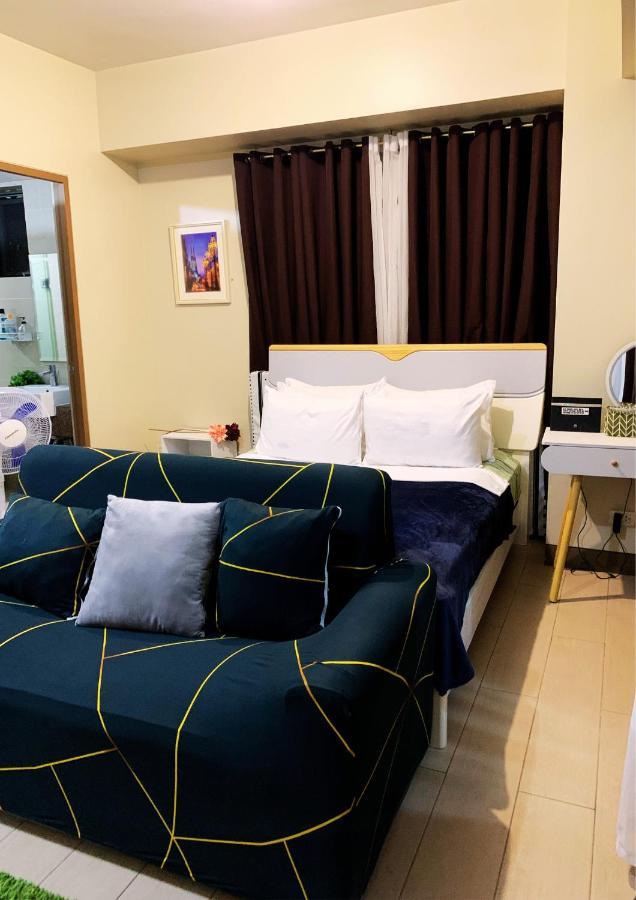 Two Palm Tree Villas Condominium - Studio 8Th Fl With Balcony - Across Terminal 3 Airport Pasay Exterior foto